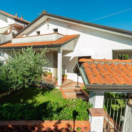 B&B Il Girasole Ortonovo Kültér fotó