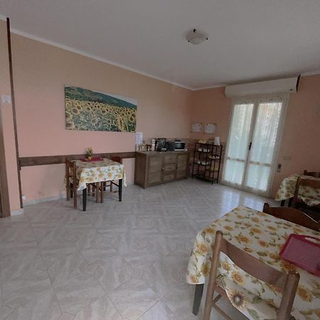 B&B Il Girasole Ortonovo Kültér fotó