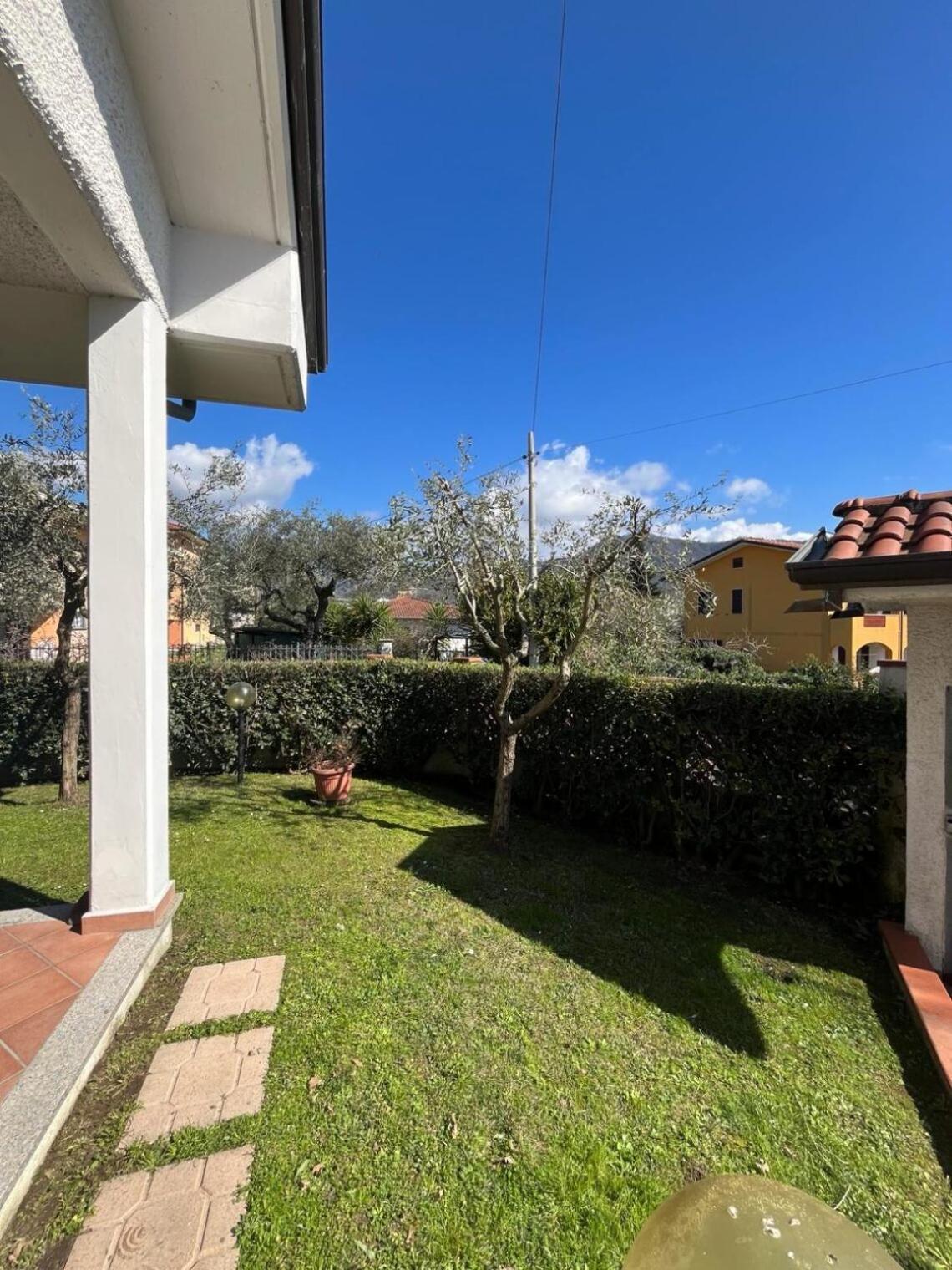 B&B Il Girasole Ortonovo Kültér fotó